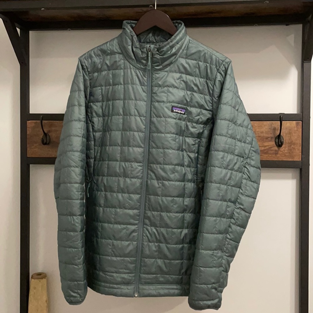 Patagonia Woman’s Nano Puff Regan Green XL